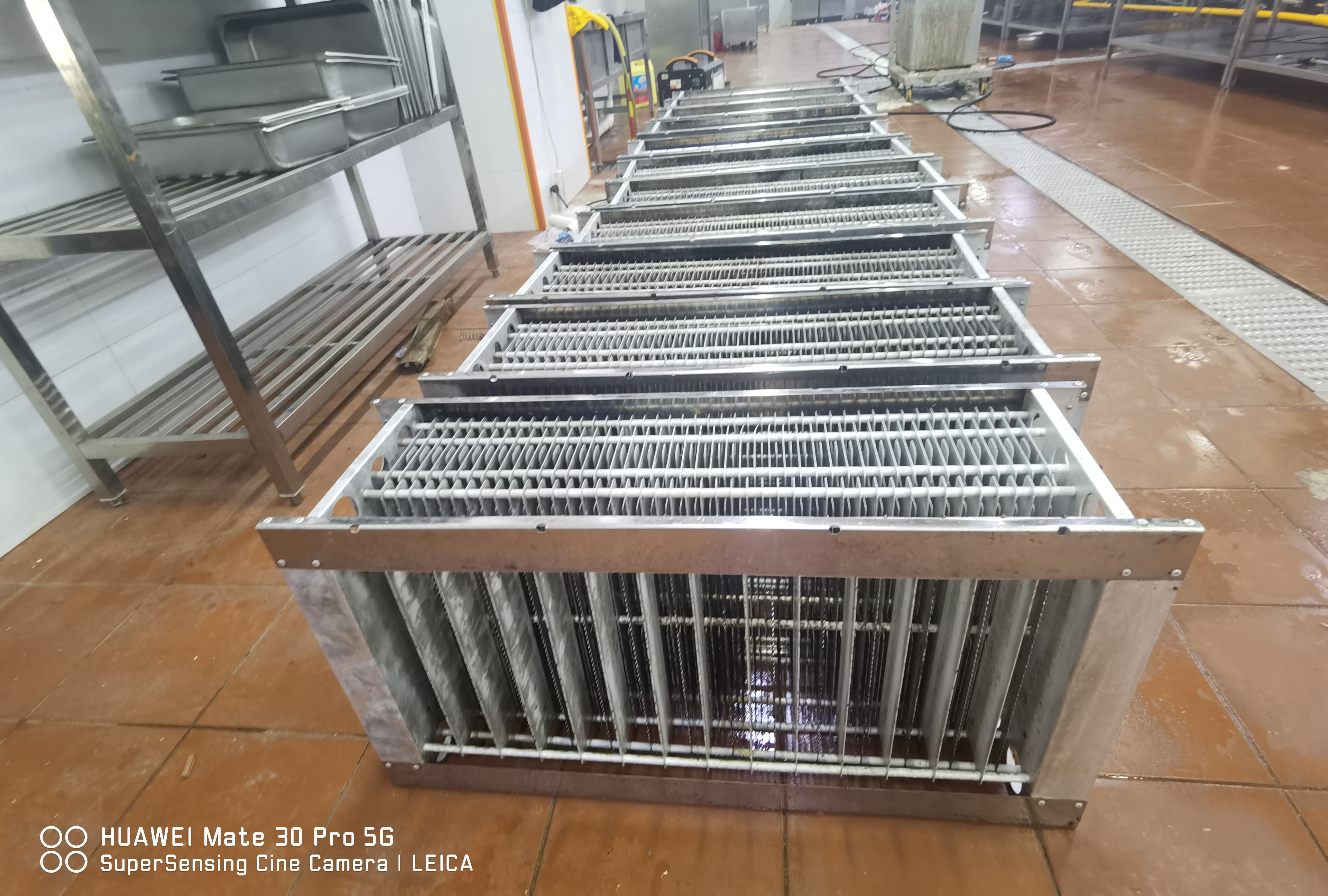 大型商用油烟机清洗现场