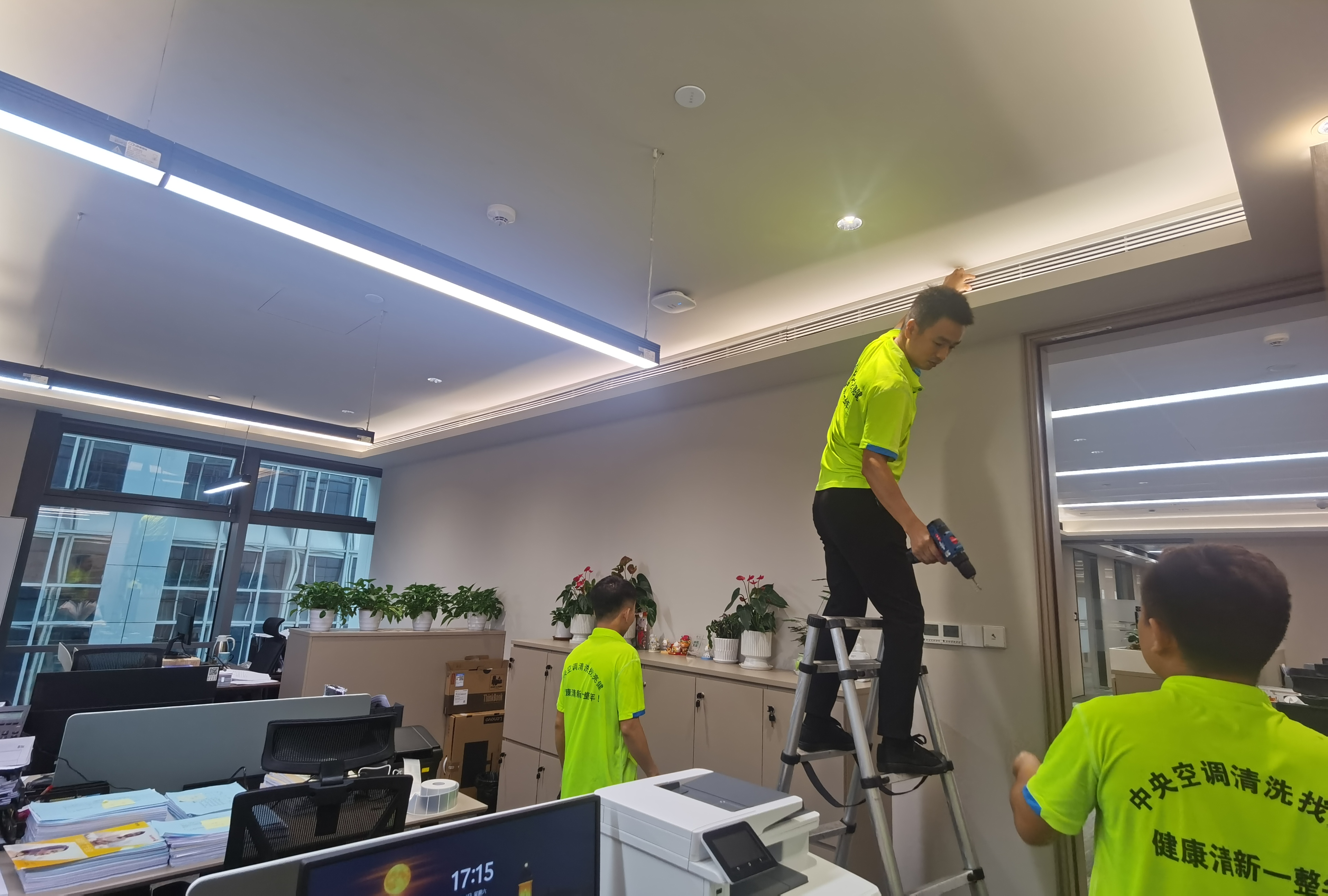 学校清洗现场